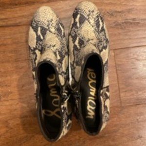 Low heeled Bootie - snake skin pattern. Cute and comfortable !